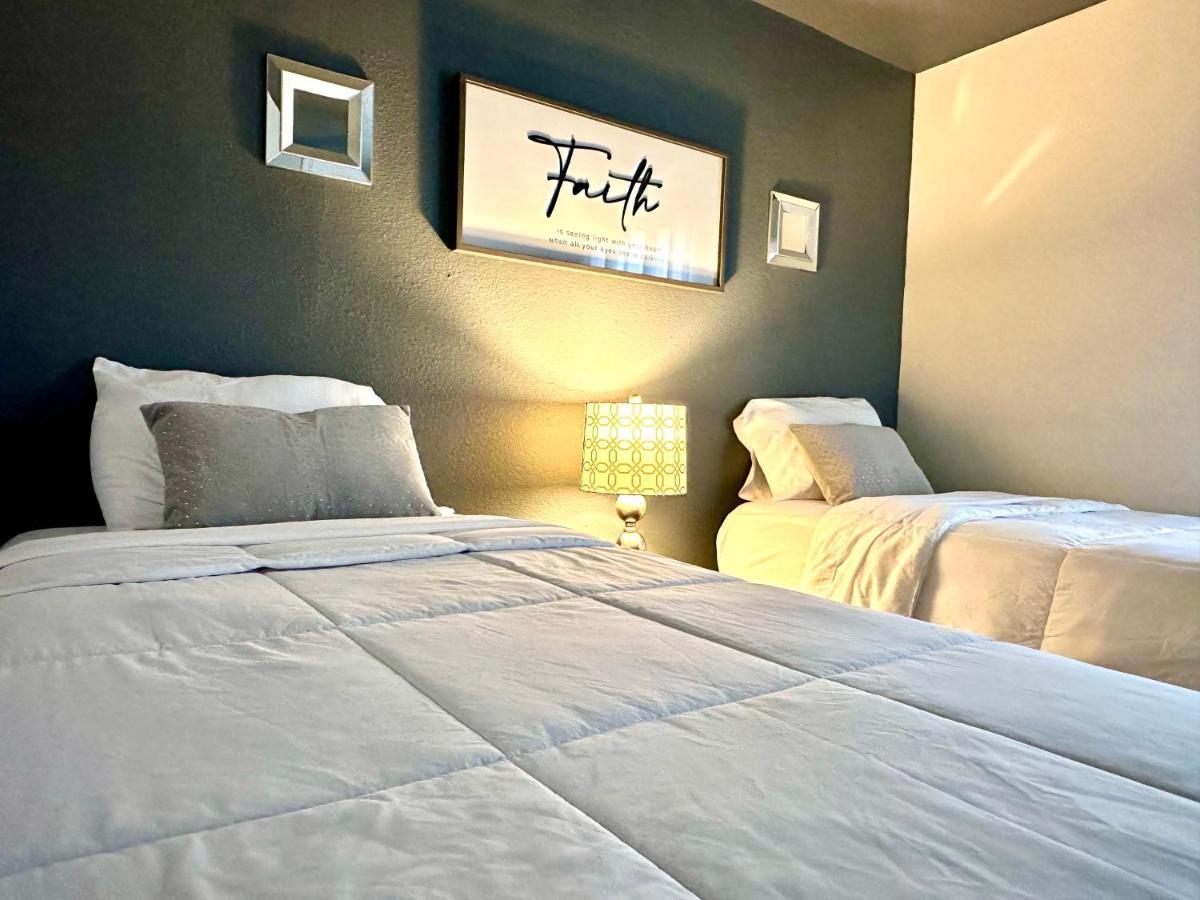 Traveler Stay Plus Eagle Pass Buitenkant foto